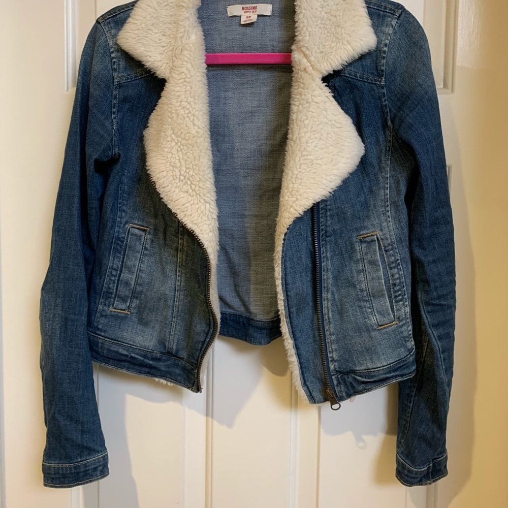 Jean jacket with fur
